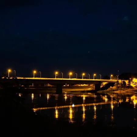 Riverside דירה *